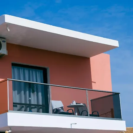 Maria'S Beach Hotel Апартаменты *