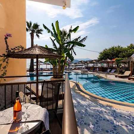 Maria'S Beach Hotel Apartman *