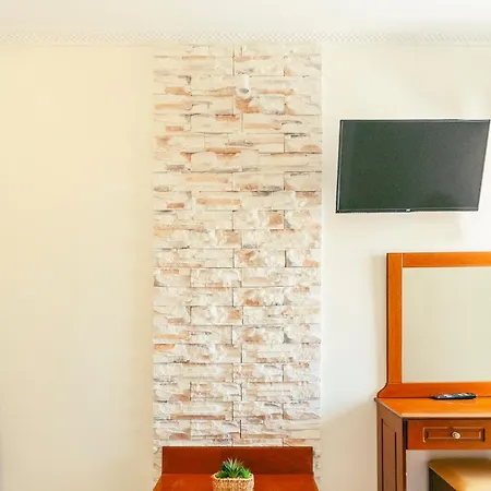 Maria'S Beach Hotel Apartman