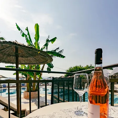 Maria'S Beach Hotel Apartman *